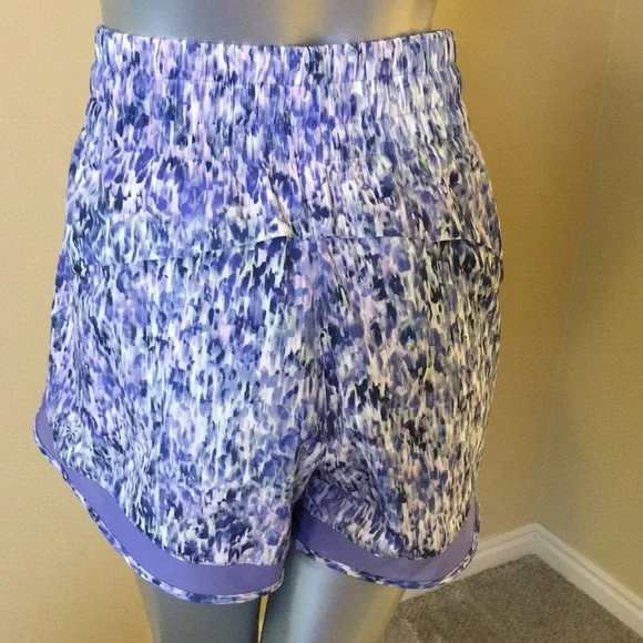 ATHLETA | HIGH RISE MESH RACER RUN 3" SHORT - Picture 12 of 16